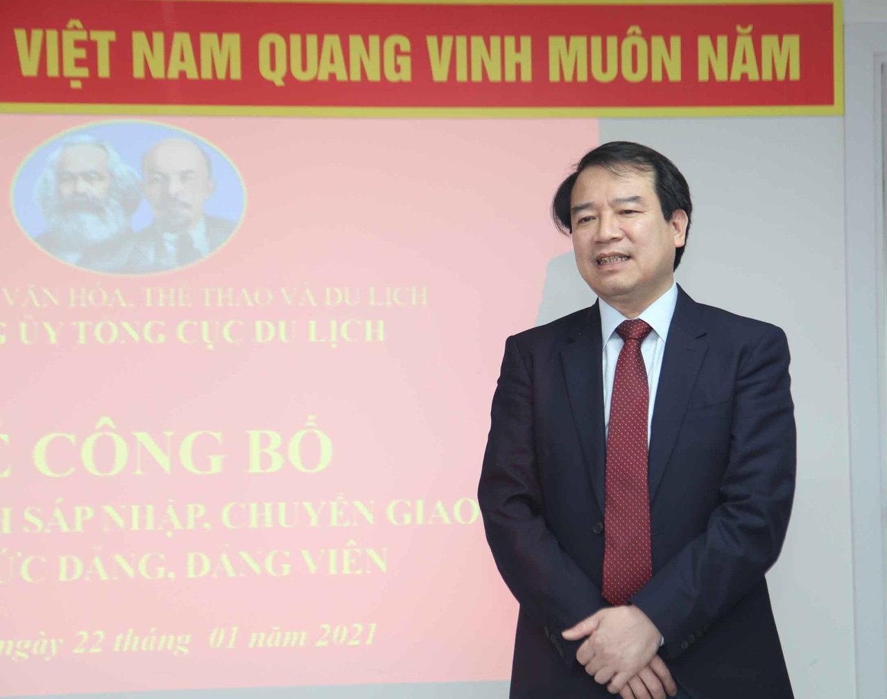 Phó Bí thư Đảng ủy, Phó Tổng cục trưởng  TCDL Hà Văn Siêu phát biểu